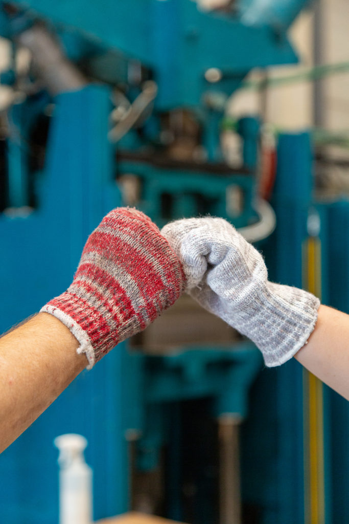 Moderne Fabrik des CAP-2-Konzerns mit modernsten Ausrüstungen für die Produktion von Elastomerteilen