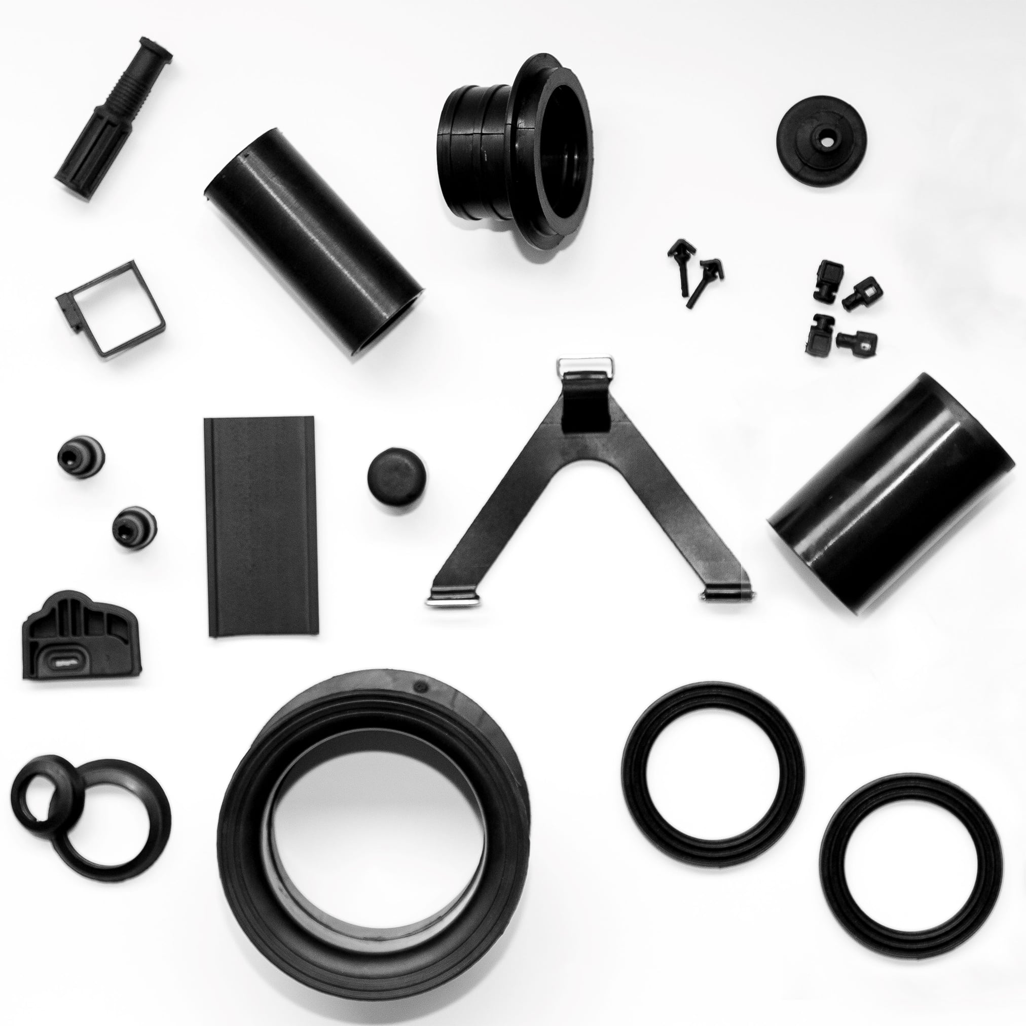  Beispiel der vom CAP-2-Konzern produzierten gegossenen Gummi- und Silikonteile, das die Vielfalt und Qualität der Herstellung zeigt.